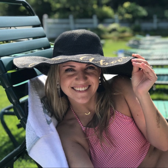 Meet your Posher, Rachael! - Picture 2 of 4